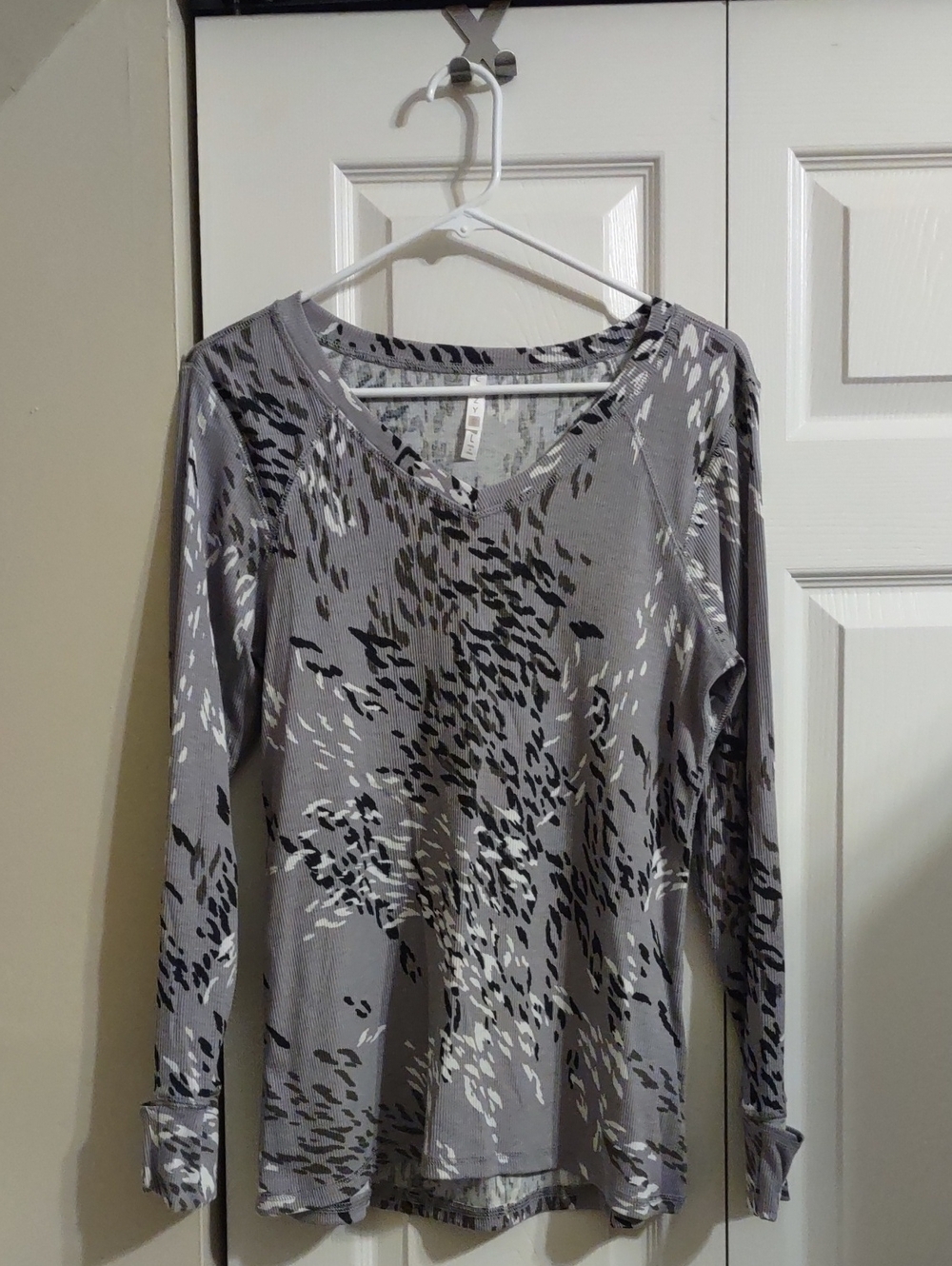 LuLaRoe Gray and White Long-Sleeve Printed V-Neck Top